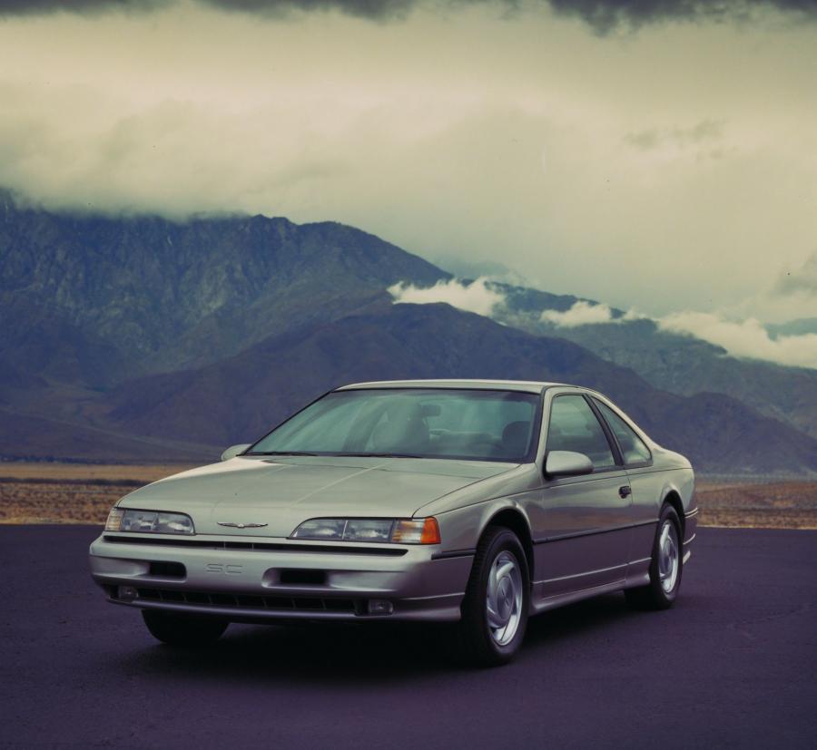  Ford Thunderbird 1984 года  (фото 3 из 10)